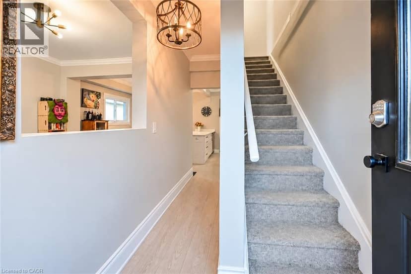 218 CATHARINE Street N, Hamilton, photo 6