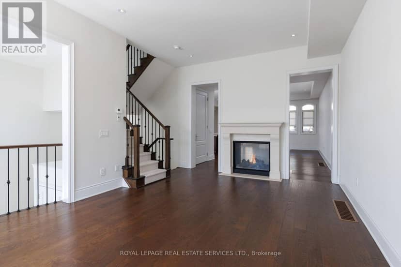 257 Hanover Street, Oakville, photo 3