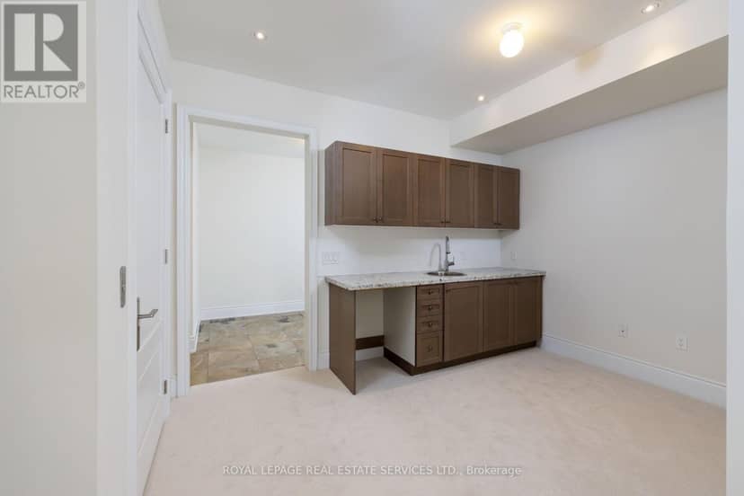 257 Hanover Street — photo 35 of 40