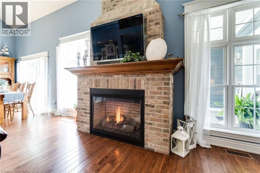 1026 BEACH Boulevard — photo 12 of 40