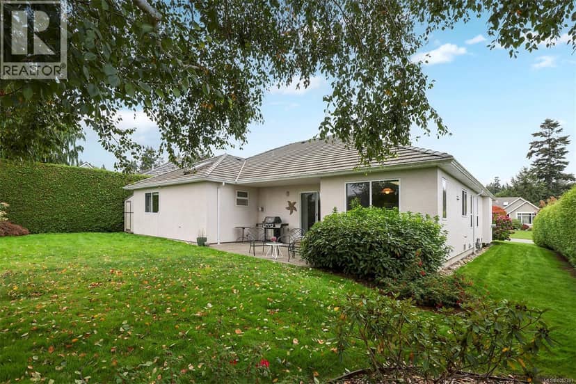 495 Troon Close, Qualicum Beach, photo 2