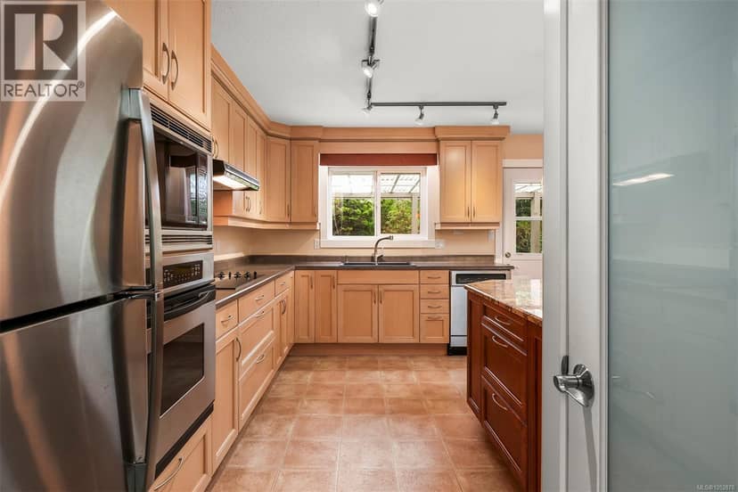 765 Nicolls Dr — photo 23 of 39