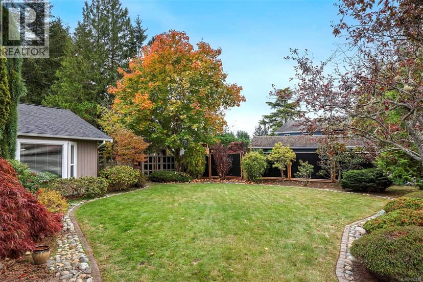 765 Nicolls Dr, French Creek, photo 3