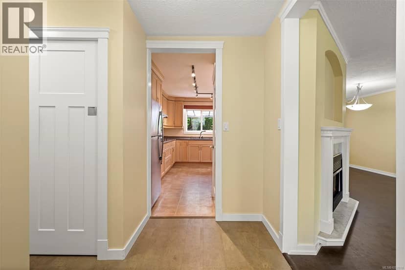 765 Nicolls Dr — photo 35 of 39
