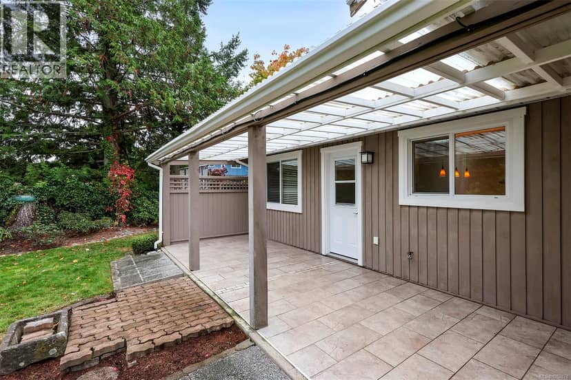 765 Nicolls Dr, French Creek, photo 2