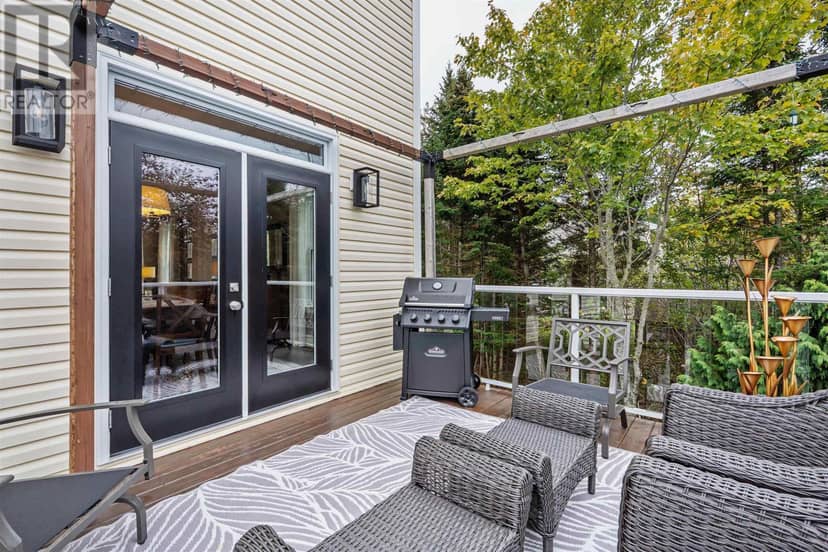 74 Bonavista Avenue — photo 11 of 40