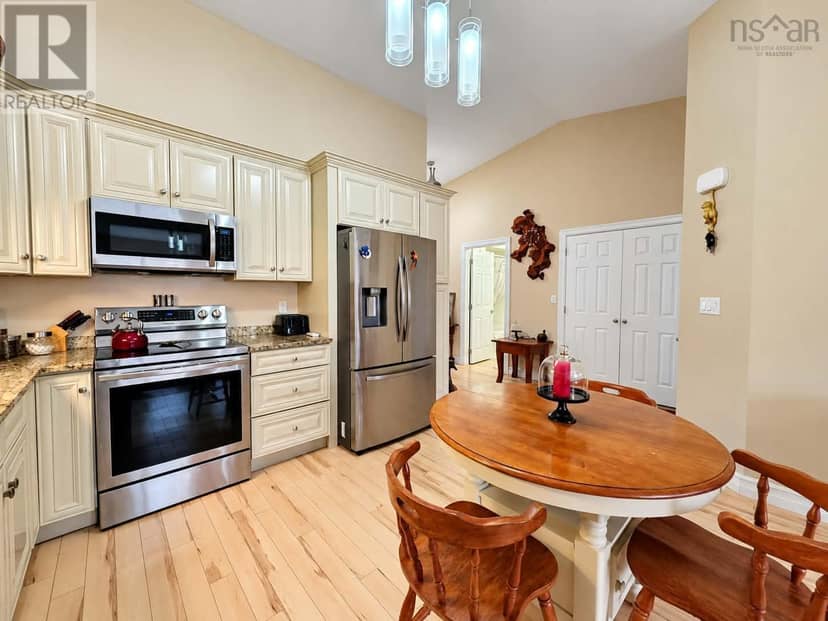8 Covington Place — photo 12 of 37