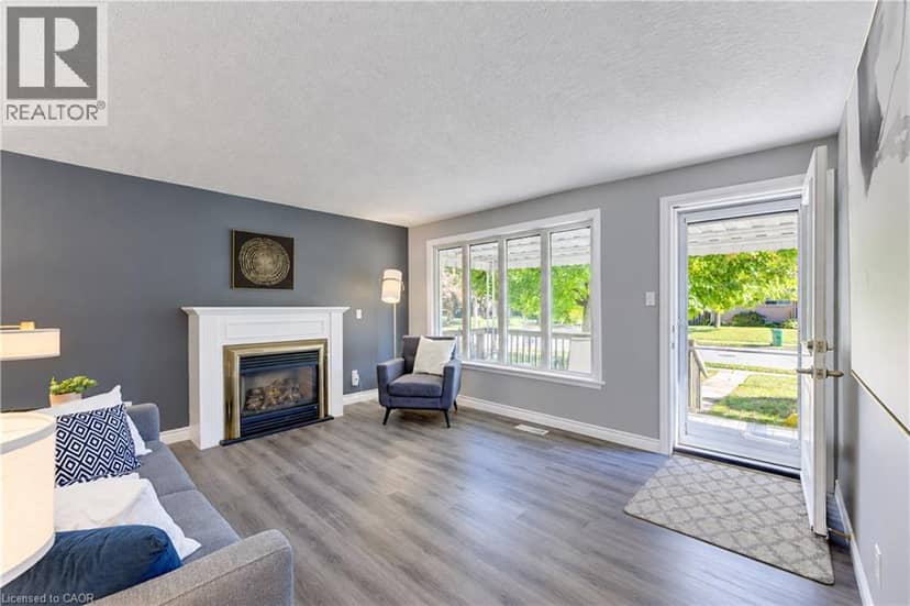 64 LOWREY Avenue S, Cambridge, photo 6