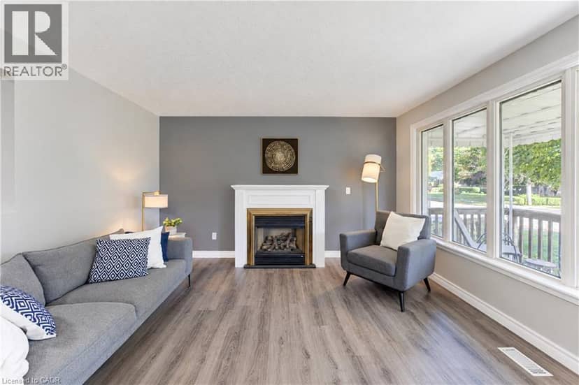 64 LOWREY Avenue S, Cambridge, photo 7