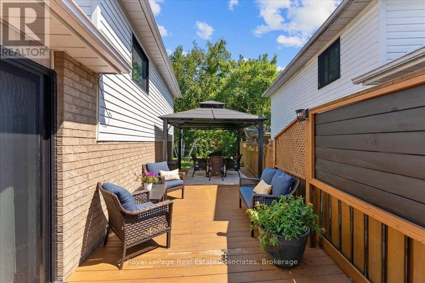 1464 Trowbridge Drive — photo 33 of 40