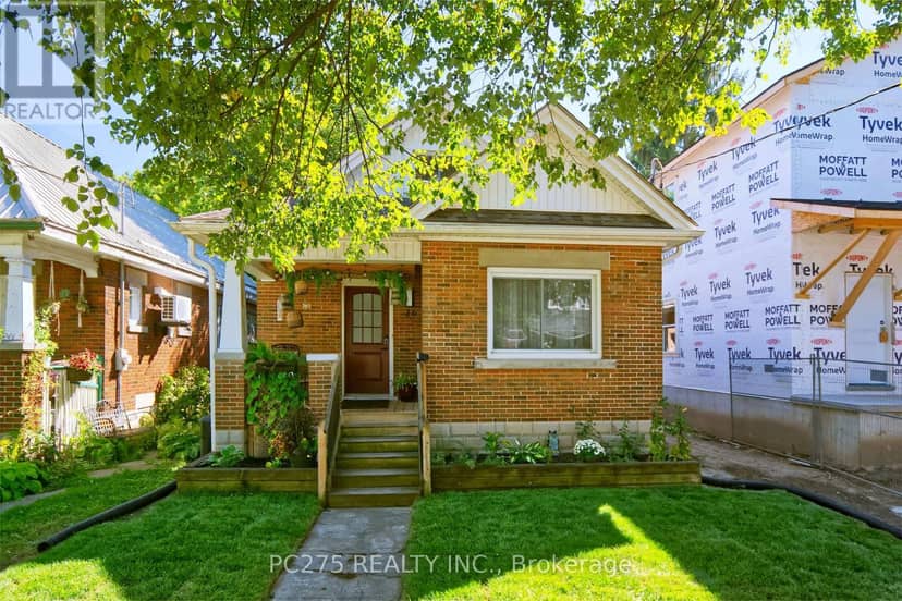 16 Barrington Avenue, London North, photo 2