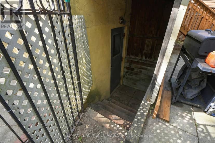 67 Twenty Seventh Street — photo 34 of 38