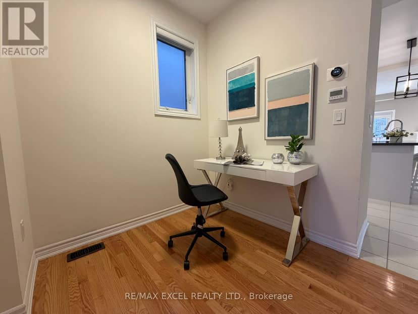 15 Zeng Cheng Drive — photo 9 of 27