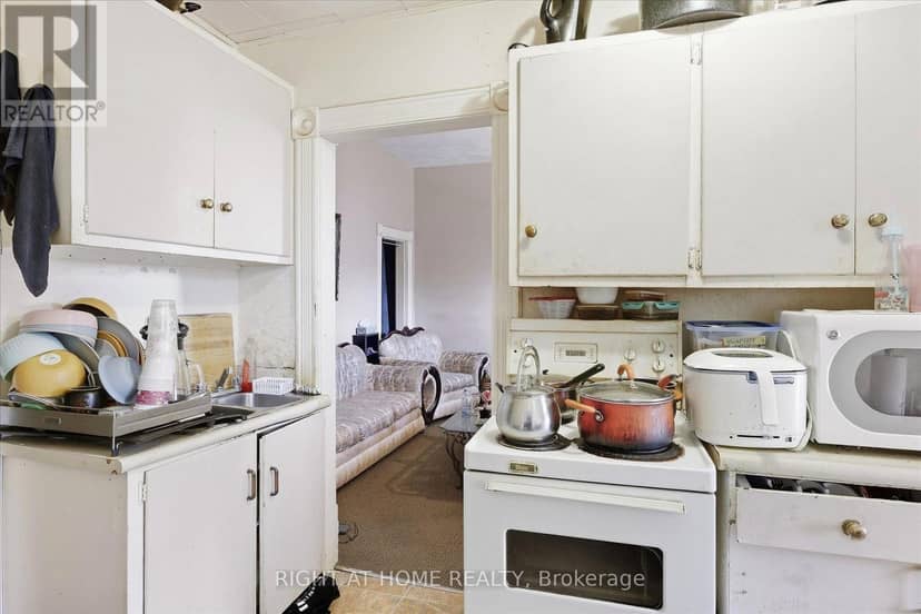 42 Wellington Street — photo 18 of 28