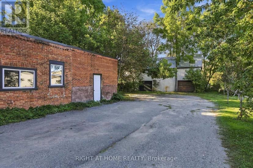 42 Wellington Street — photo 25 of 28