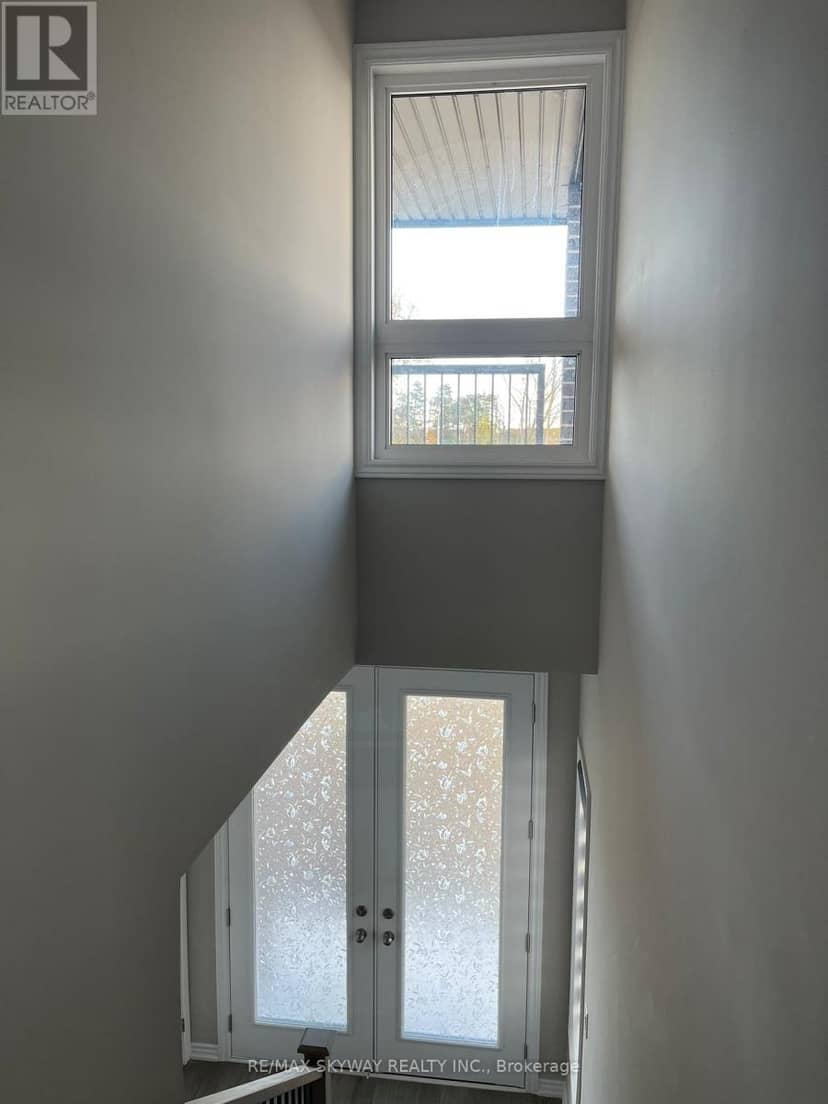 258 Wellandwale Drive — photo 7 of 13