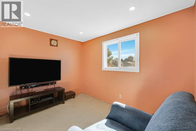 609 ROSEHEATH Drive — photo 16 of 23