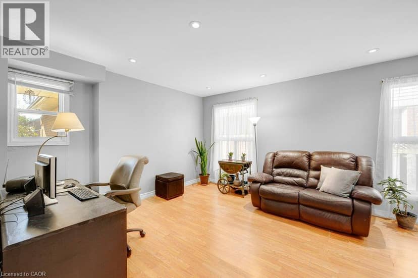 609 ROSEHEATH Drive, Milton, photo 5