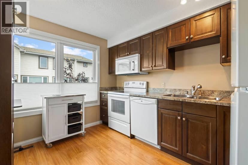 76 Coachway Gardens SW — photo 16 of 40