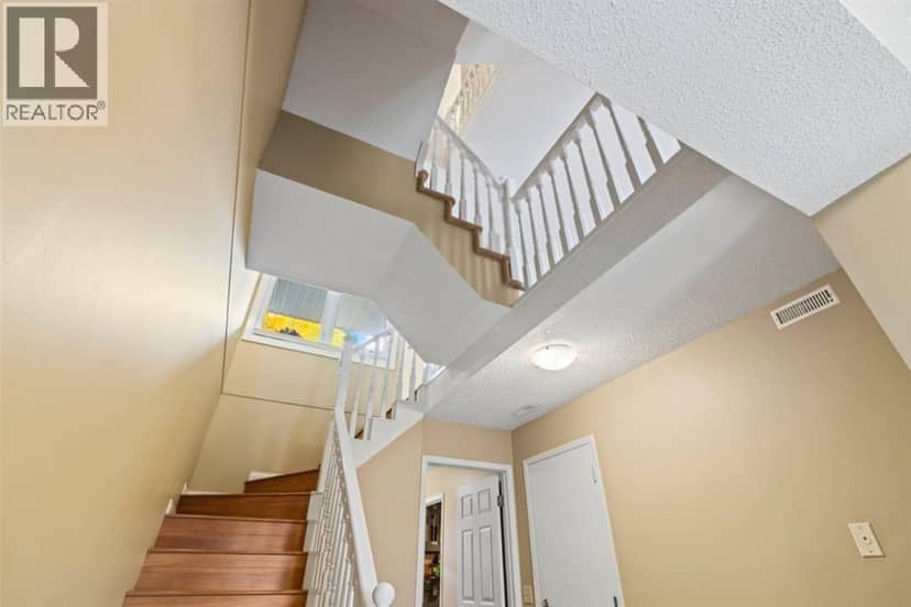 76 Coachway Gardens SW, Calgary, photo 7