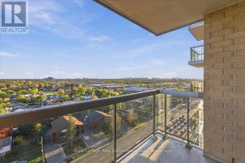 1322 - 18 Mondeo Drive — photo 32 of 40