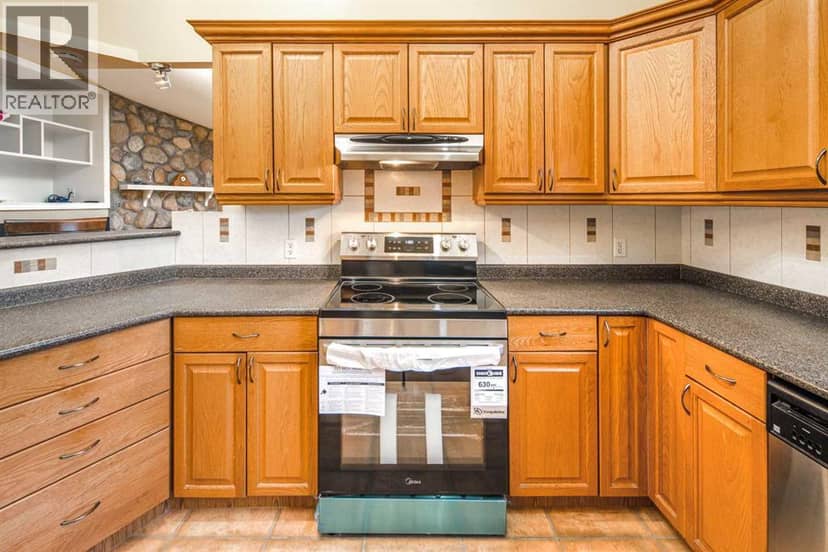 28 Hawkcliff Place NW, Calgary, photo 7