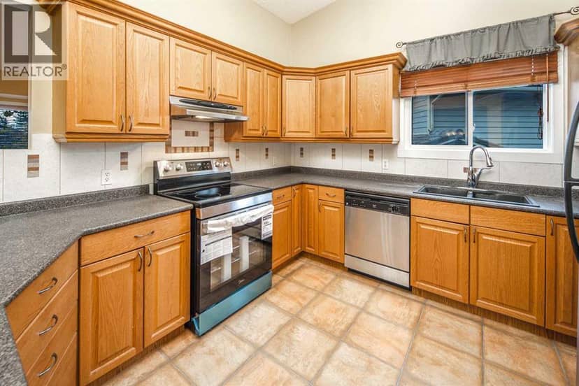 28 Hawkcliff Place NW, Calgary, photo 6