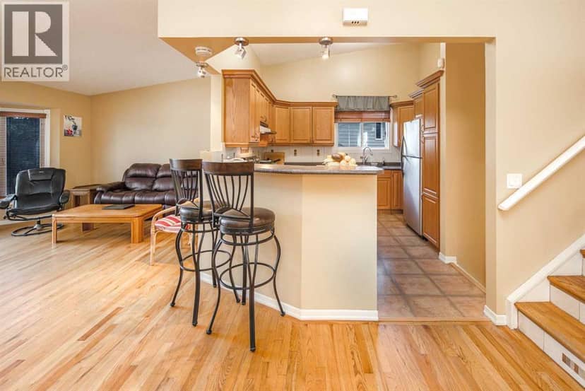 28 Hawkcliff Place NW, Calgary, photo 5