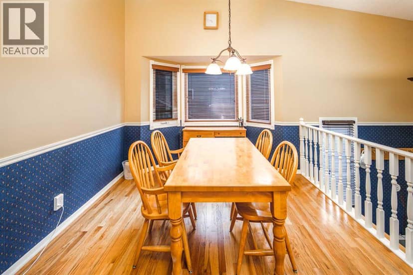 28 Hawkcliff Place NW — photo 9 of 28