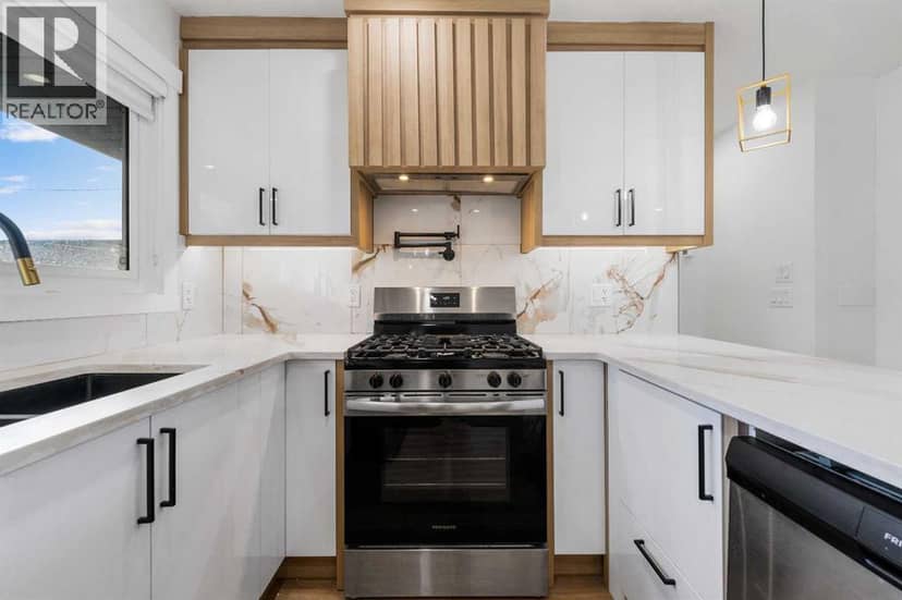 2415 22 Avenue SW — photo 13 of 40