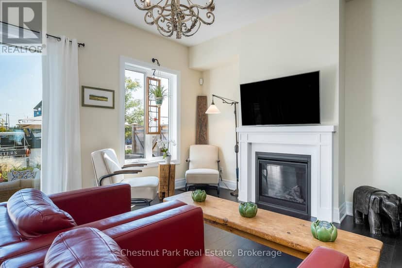 31 Emerson Mews — photo 10 of 40