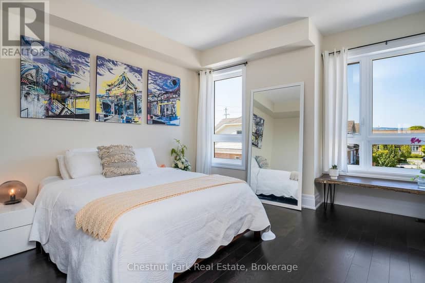 31 Emerson Mews — photo 26 of 40