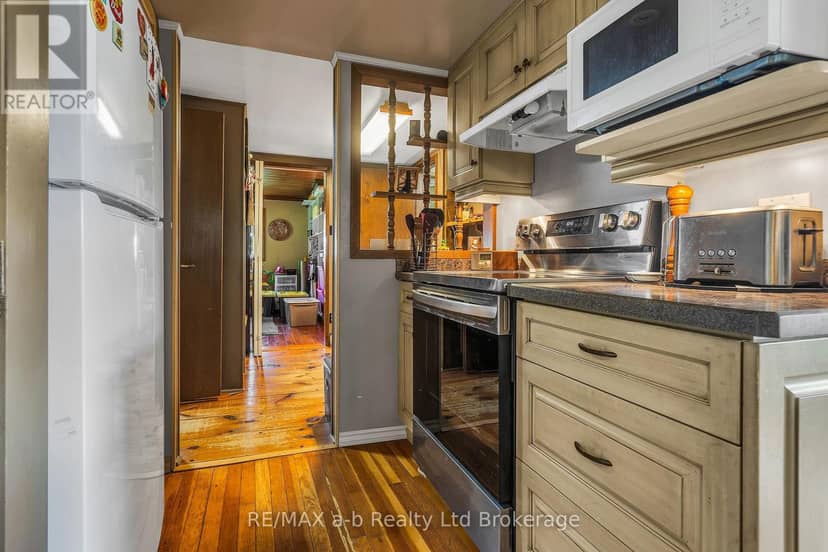 1813 Norfolk County 19 Road W — photo 21 of 40