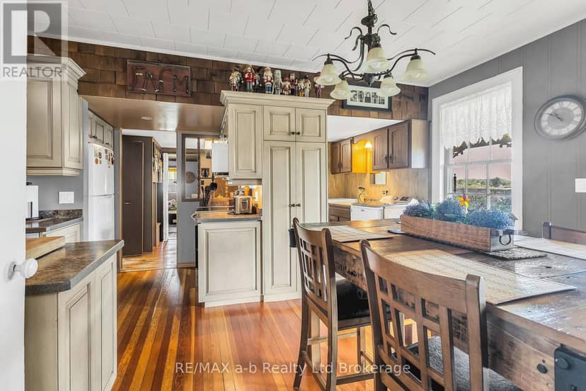 1813 Norfolk County 19 Road W — photo 23 of 40
