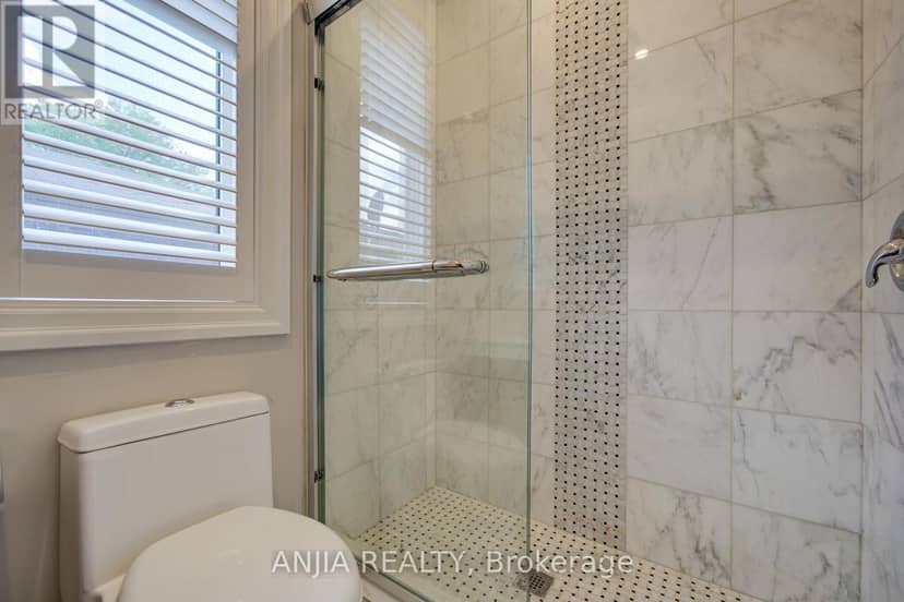2652 Victoria Park Avenue — photo 14 of 40