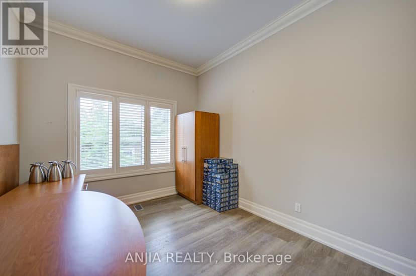 2652 Victoria Park Avenue — photo 16 of 40