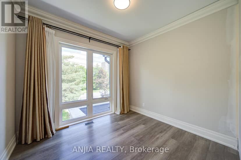 2652 Victoria Park Avenue — photo 32 of 40