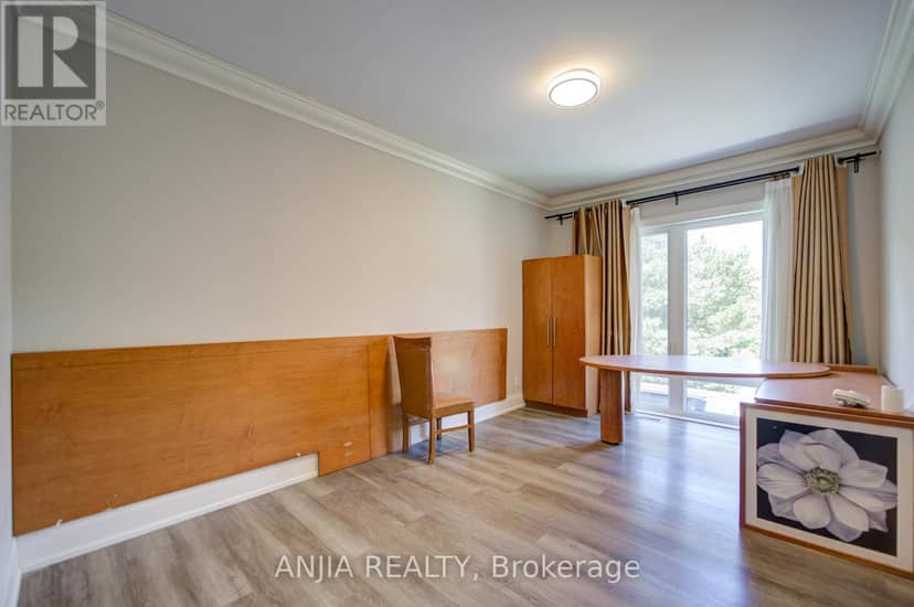 2652 Victoria Park Avenue — photo 34 of 40