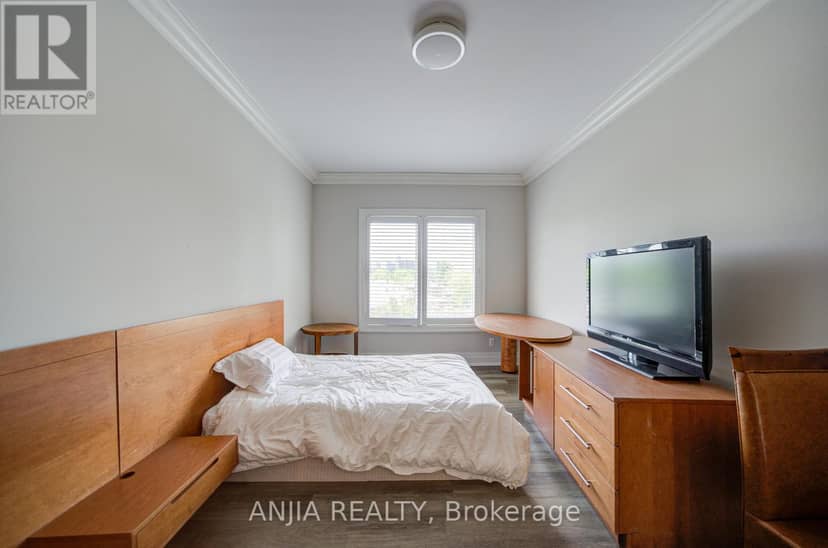 2652 Victoria Park Avenue — photo 37 of 40