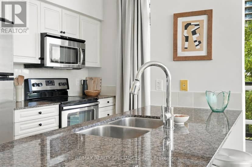 308 - 2230 Lake Shore Boulevard W — photo 16 of 40