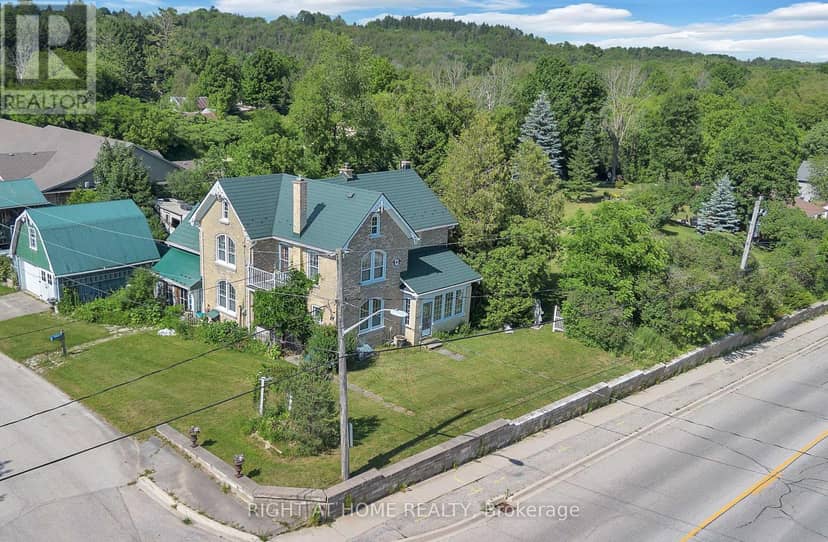402 Lambton Street E, West Grey, photo 4