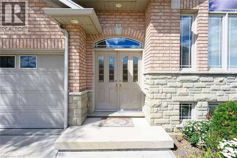 219 JACQUELINE Boulevard, Hamilton, photo 2
