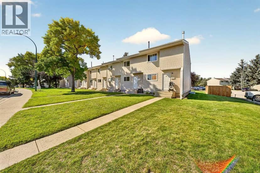 53, 55 Lemoyne Crescent W, Lethbridge, photo 2