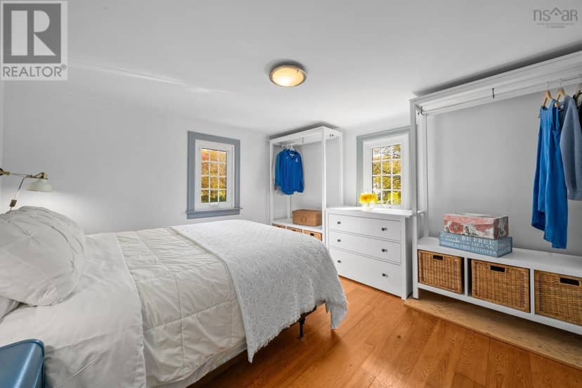 10449 Peggys Cove Road — photo 21 of 40