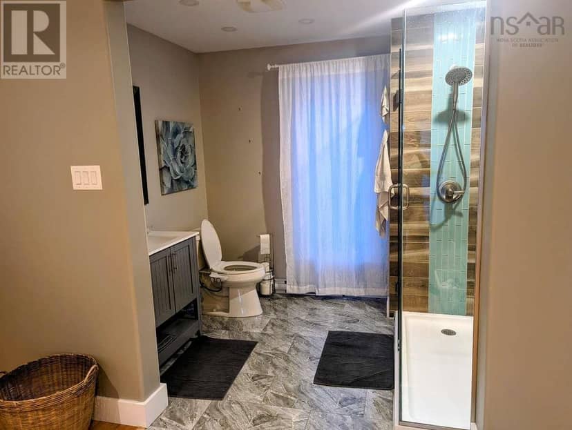 368 Lakeshore Drive — photo 13 of 24