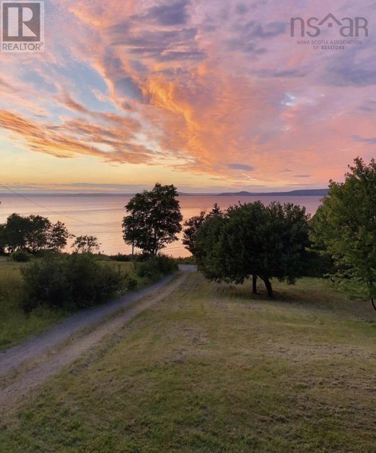 368 Lakeshore Drive, Irish Cove, photo 3