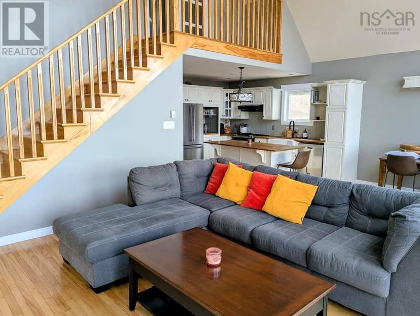 368 Lakeshore Drive, Irish Cove, photo 8