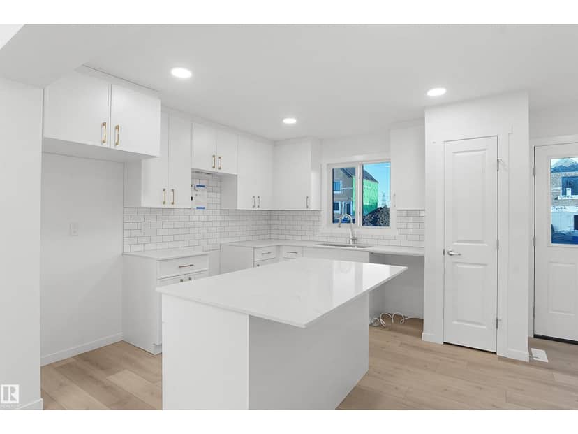 415 Aster Dr NW — photo 10 of 29