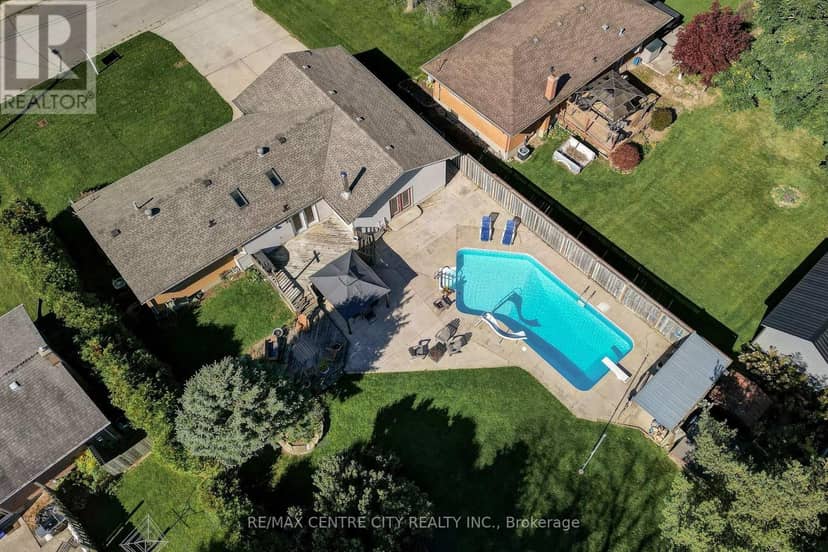 68 Lois Avenue, Central Elgin, photo 5