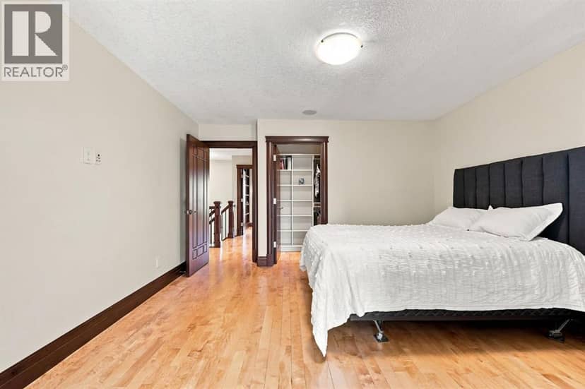 803 25 Avenue NW — photo 37 of 40